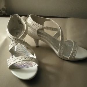 Girls size 3 White silver  sparkle shoes